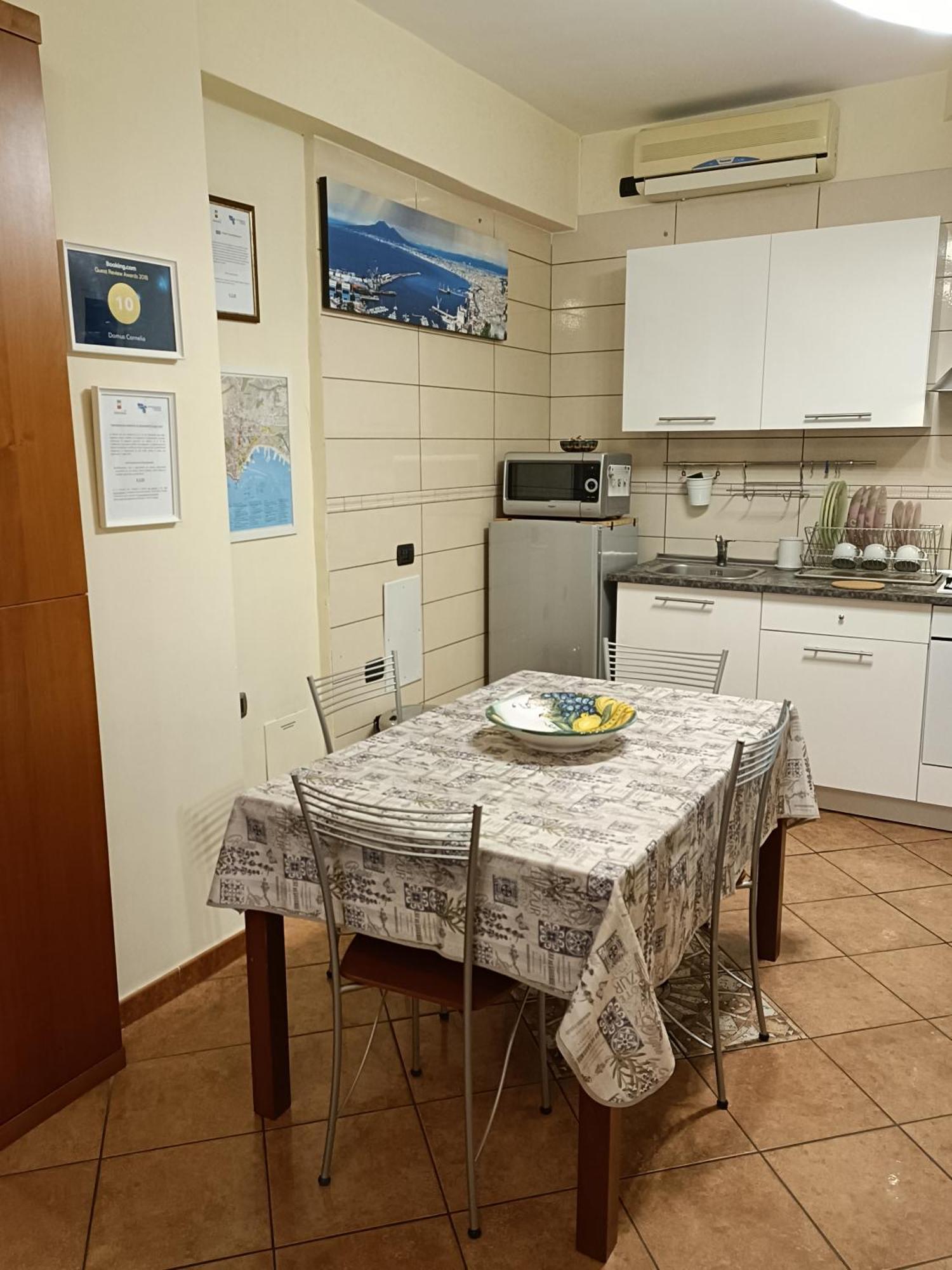 ナポリDomus Corneliaアパートメント 部屋 写真